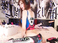 PURPLE BITCH - FINGERS IN ANUS TOYS LARGE BUM D.va COSPLAY overwatch