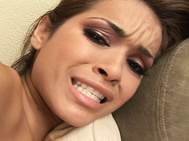 Sexy Brunet Teens ficken ihre Fotzen
